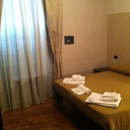 Vatican Vacation 酒店 *